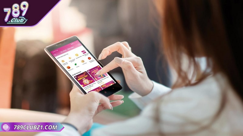 Bạn cần truy cập kho ứng dụng và tải app Momo